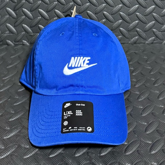 Nike Club Cap Futura Adjustable‎ Strap Blue White Logo Size L/XL - Picture 1 of 3